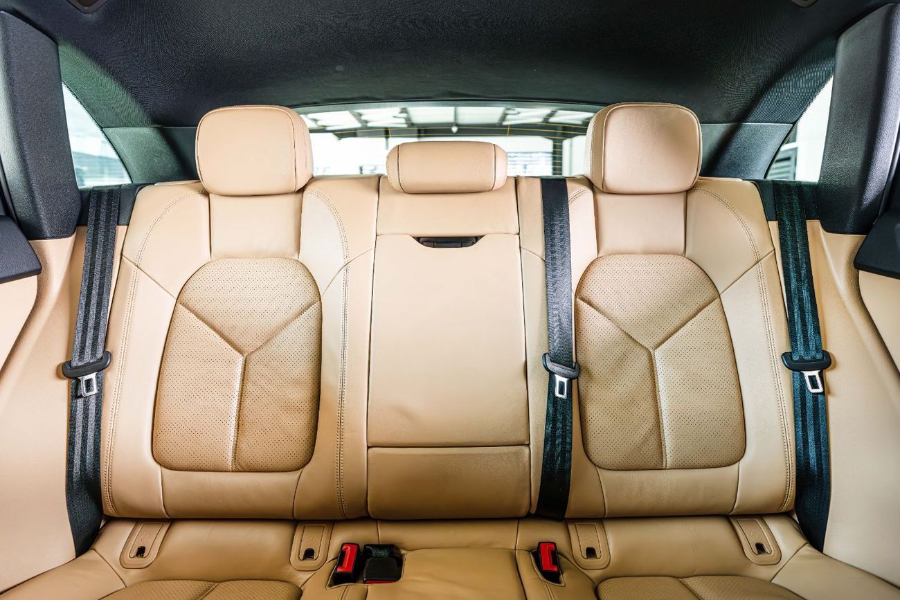 Porsche Macan Std 2.0L (252 HP) GCC Spec - Pristine Condition - Low Mileage