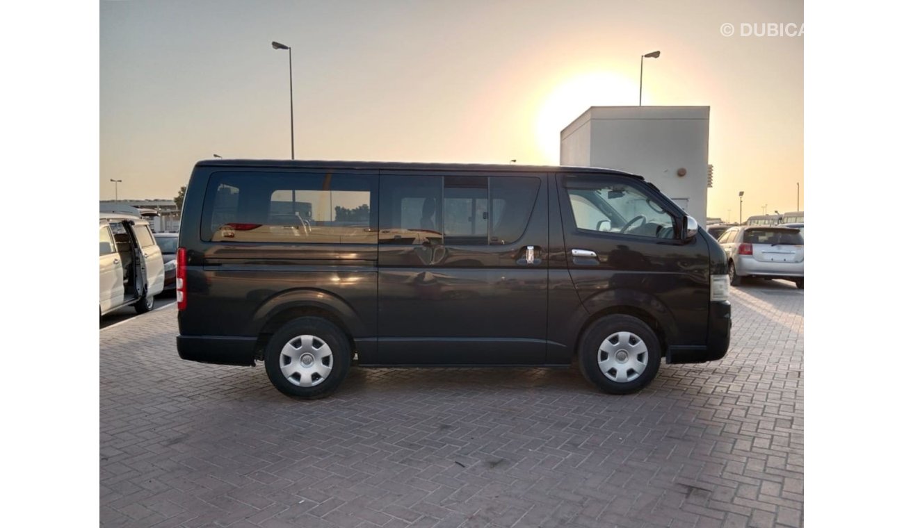 تويوتا هاياس TOYOTA HIACE VAN RIGHT HAND DRIVE (PM1430)