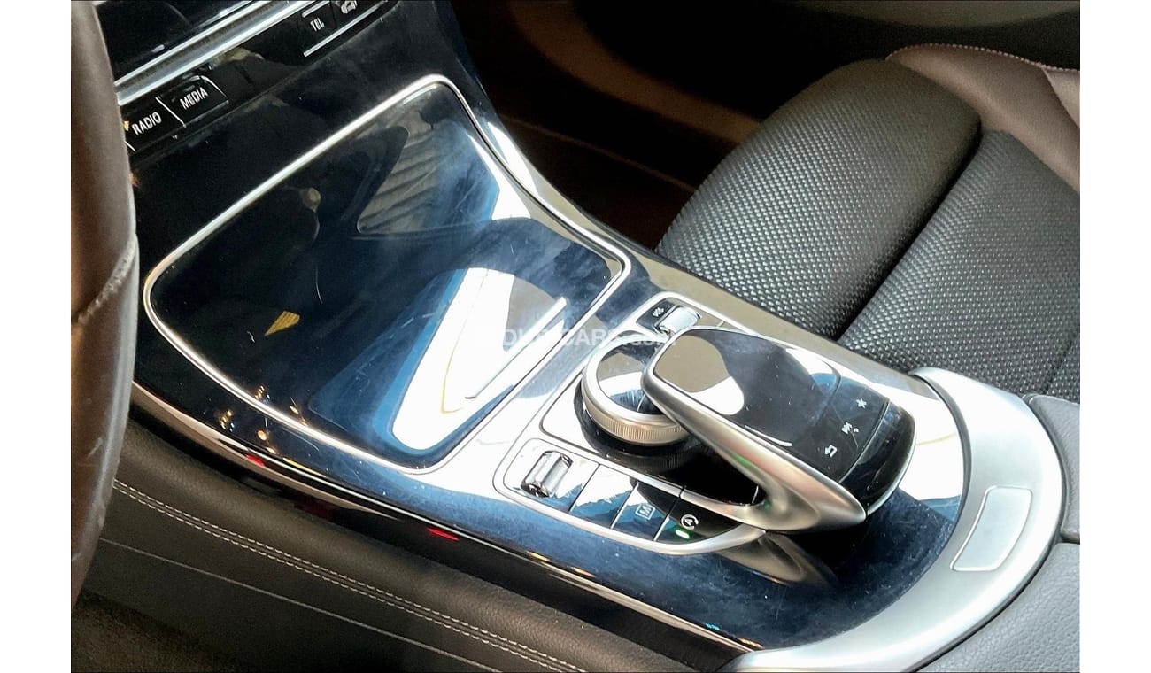 Mercedes-Benz GLC 250 AMG (Half leather seats)