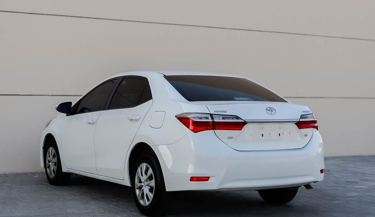 تويوتا كورولا سيارة تويوتا كورولا SE (E170) موديل 2017، سيدان بأربعة أبواب، محرك بنزين سعة 1.6 لتر، ناقل حركة أوتو