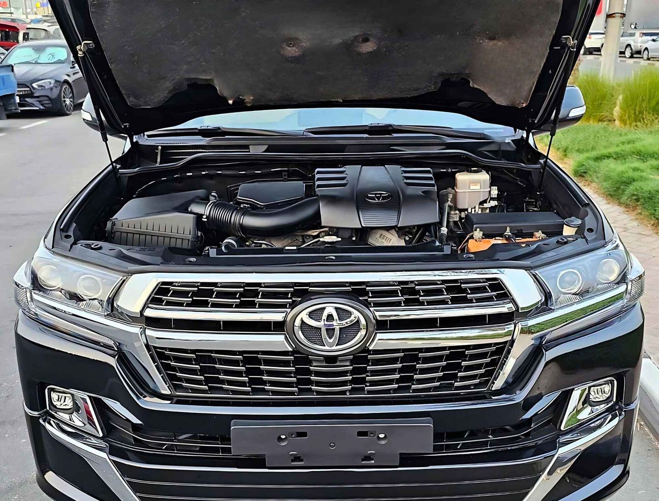 تويوتا لاند كروزر GXR V6 4WD/  INTERIOR UPGRADE/ LOW  MILEAGE/ MINT CONDITION/ LOT#48220