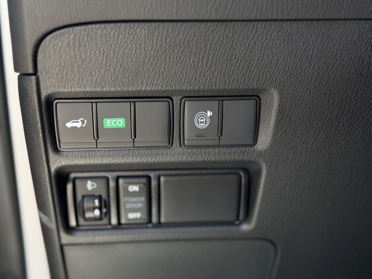 نيسان باترول نيسان باترول بلاتينيوم V8 موديل 2024 – رمادي | صفر كيلومتر | فل أوبشن