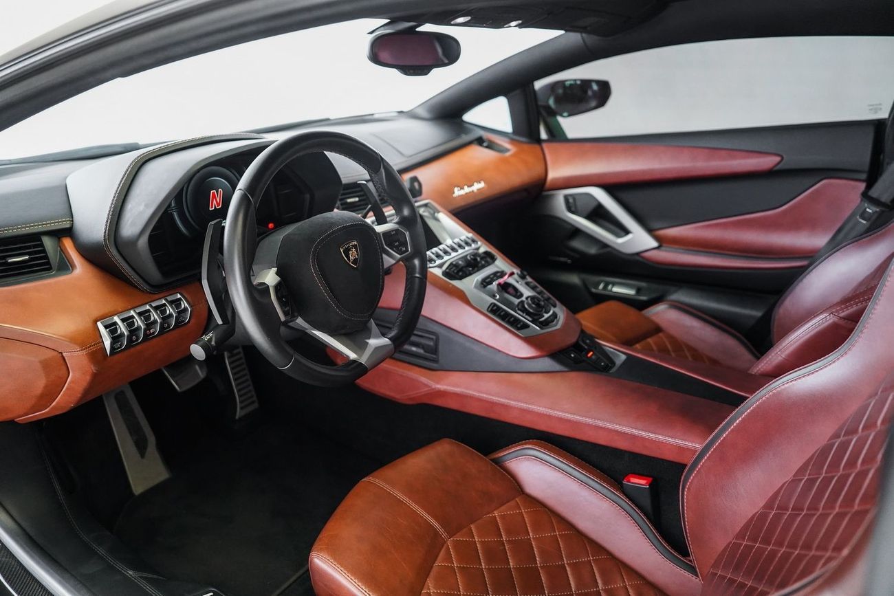 لامبورغيني أفينتادور 6.5L V12