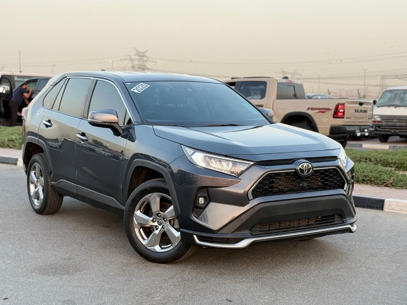 تويوتا راف ٤ Japan 2.0 L Full Option 360 camera,leather seats, power seat,head up display