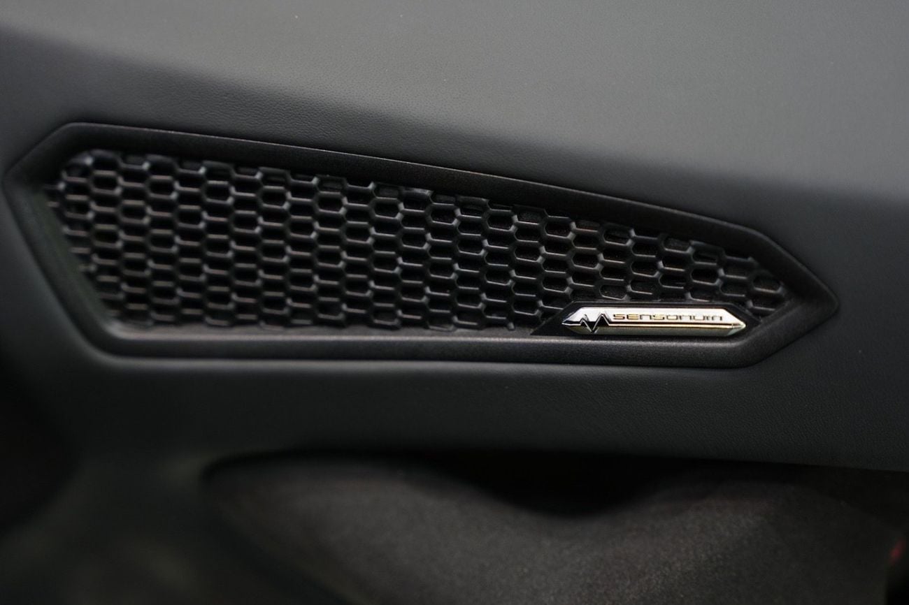 Lamborghini Huracan TECNICA LP 640-2, Carbon Interior, Lifting System, Apple CarPlay, Dealer Warr + Serv!