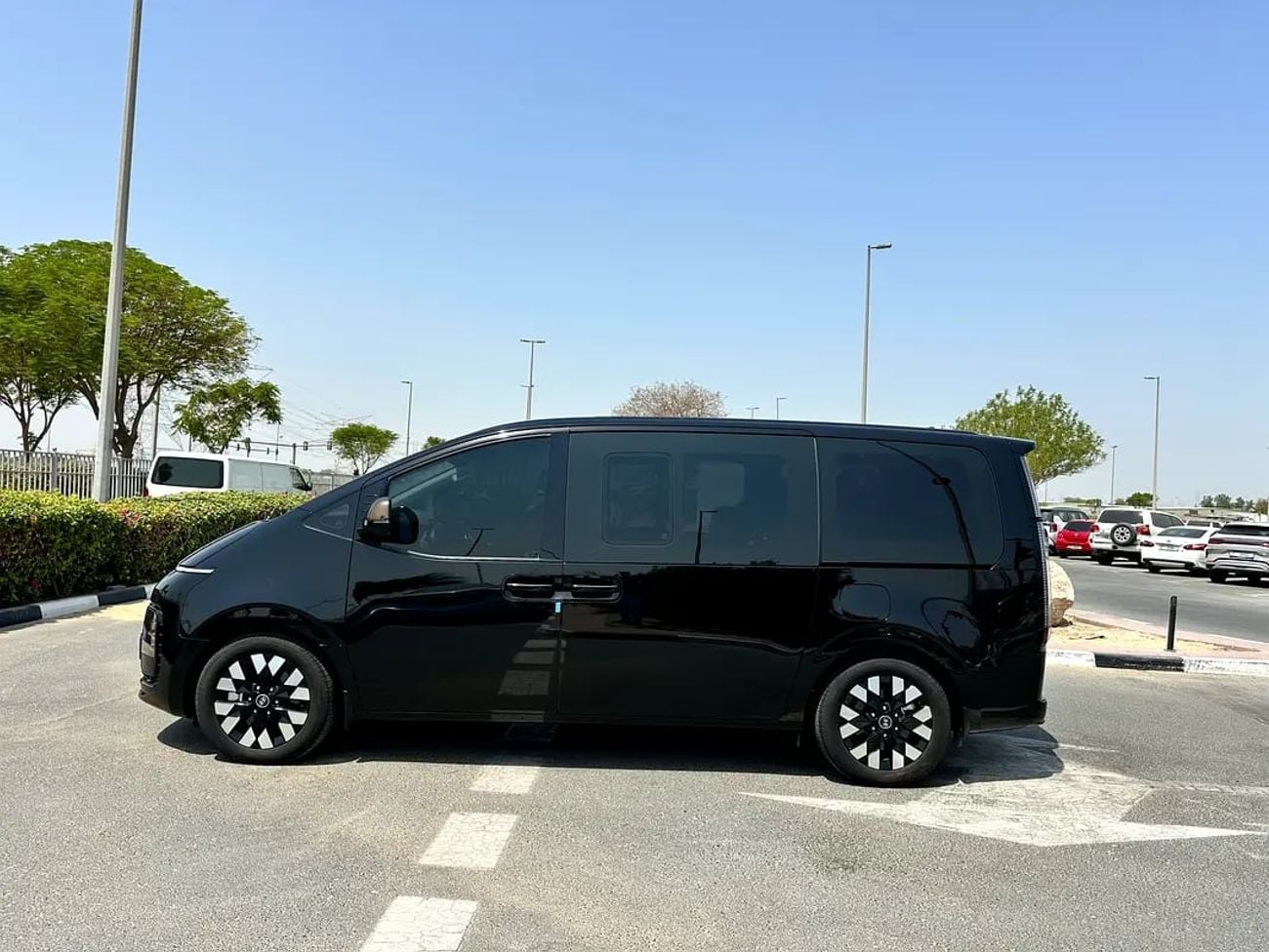 هيونداي ستاريا Premium | GCC Specs under warranty +Service contract
