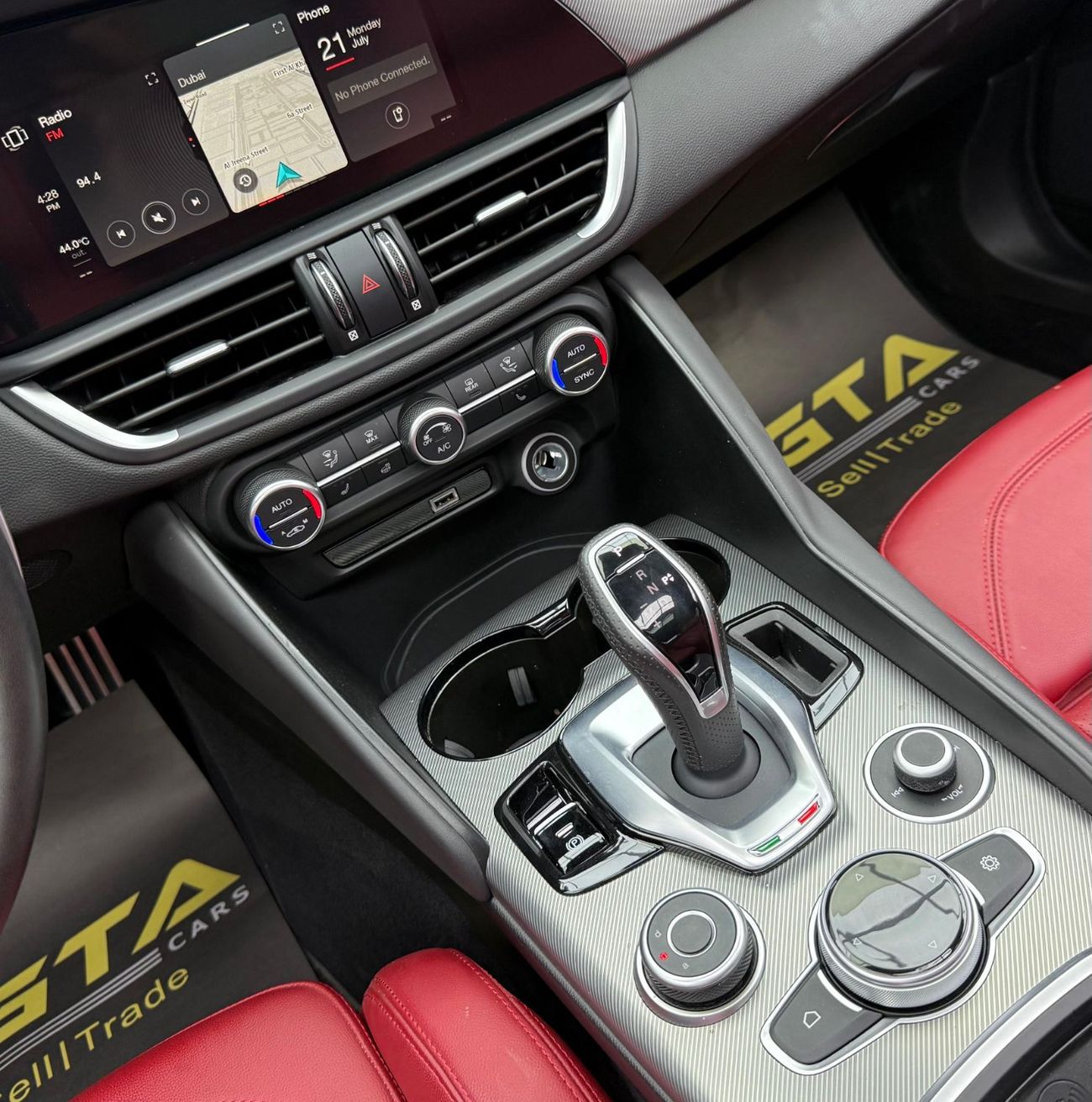 Alfa Romeo Giulia 2024 Alfa Romeo Giulia Veloce Q2 MCA, 2028 Agency Warranty & Service Contract, Agency FSH, GCC