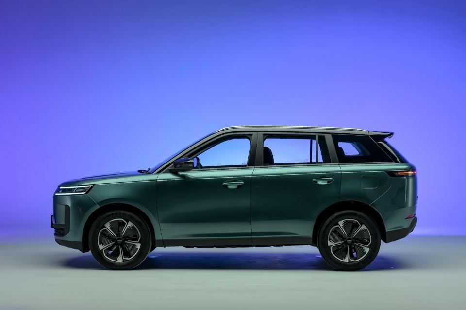 جاكو J5 exterior - Side Profile