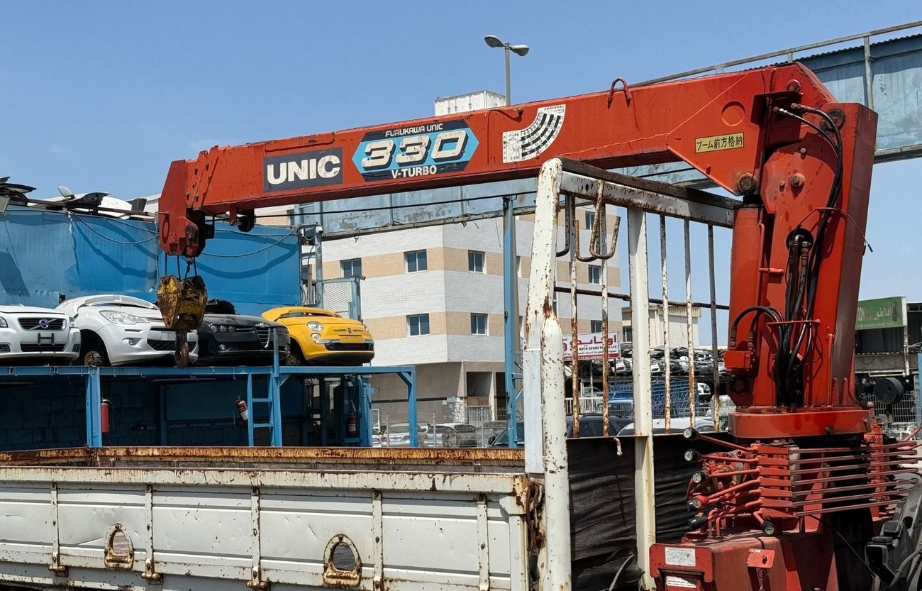 Isuzu Forward Unic Crane 330