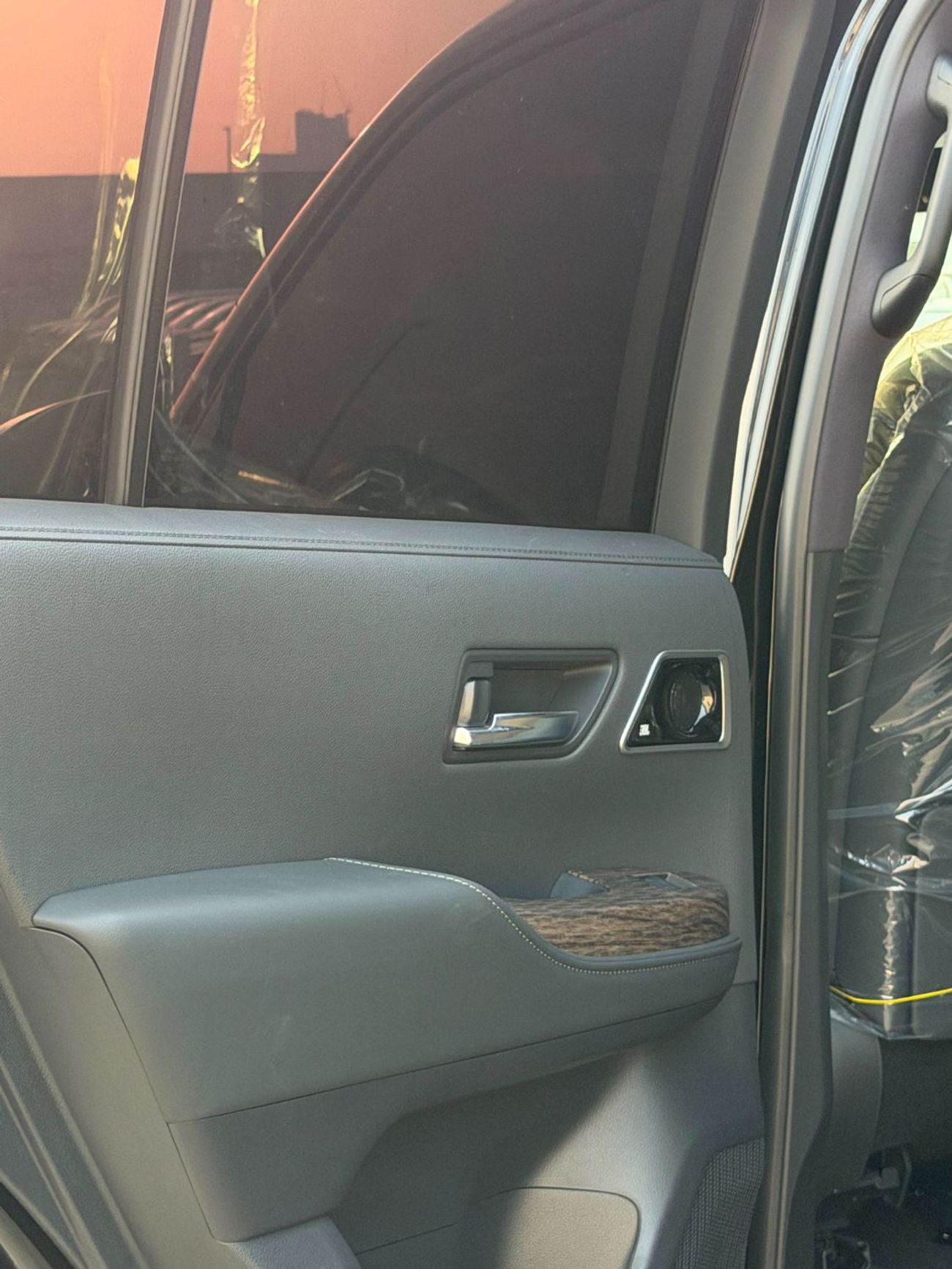Toyota Land Cruiser VXR WITH OFFROAD EDIRTION KIT