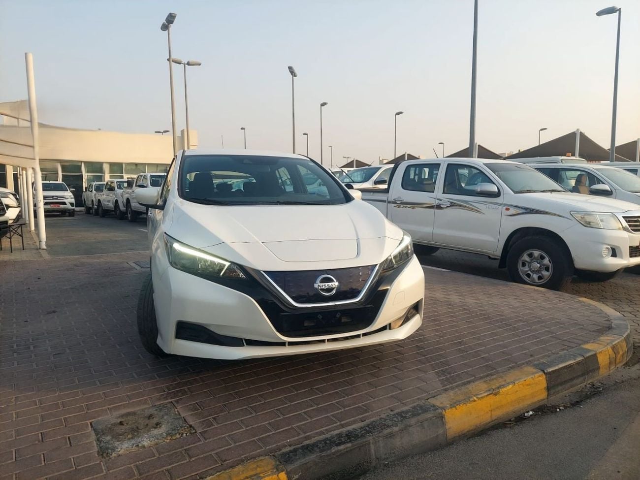 نيسان ليف Std