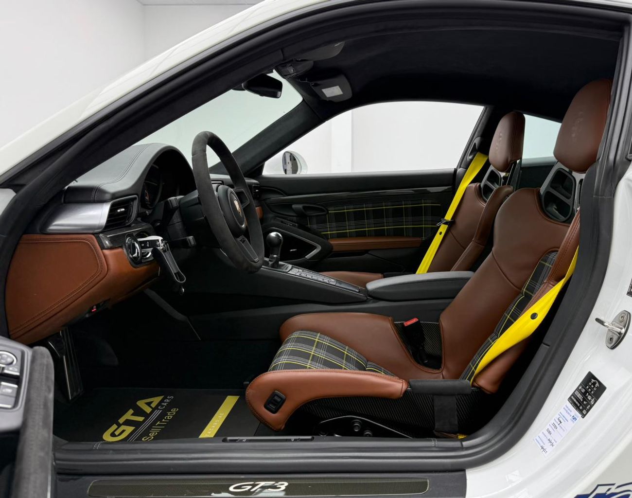 Porsche 911 GT3 3.8L (492 HP)