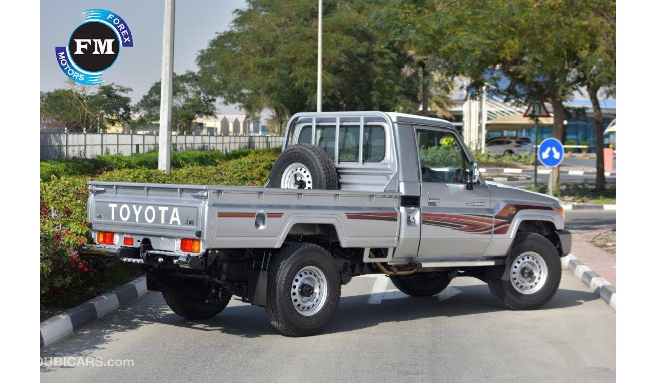 Toyota Land Cruiser Pick Up 79 Single Cab Pickup V6 4.0l Petrol 4x4 with differential lock Manual Transmission