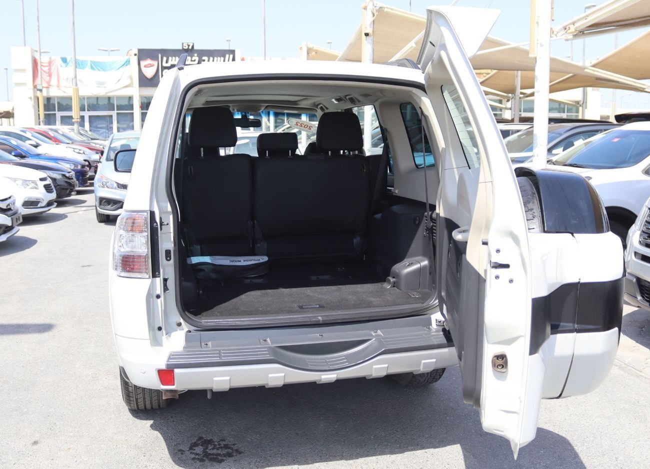 ميتسوبيشي باجيرو ميتسوبيشي باجيرو 2022 خليجى  بحالة ممتازة، مسافة 56,000 كم، بمحرك 3000 سى سى  6 سلندربسعر 67,000 دره