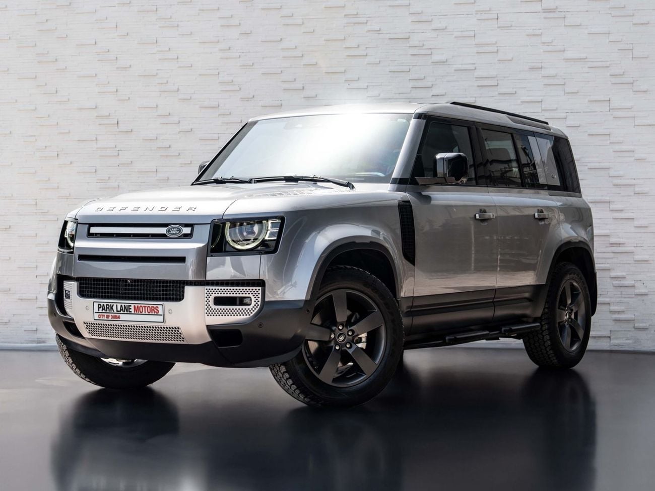 Land Rover Defender P300 110 SE 2.0L (5 Seater) Land Rover Defender 110 2024