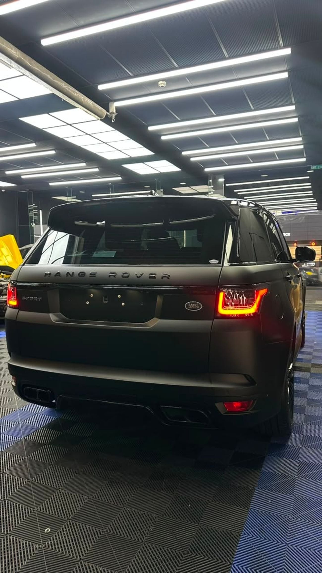 Land Rover Range Rover Sport HSE DYNAMIC