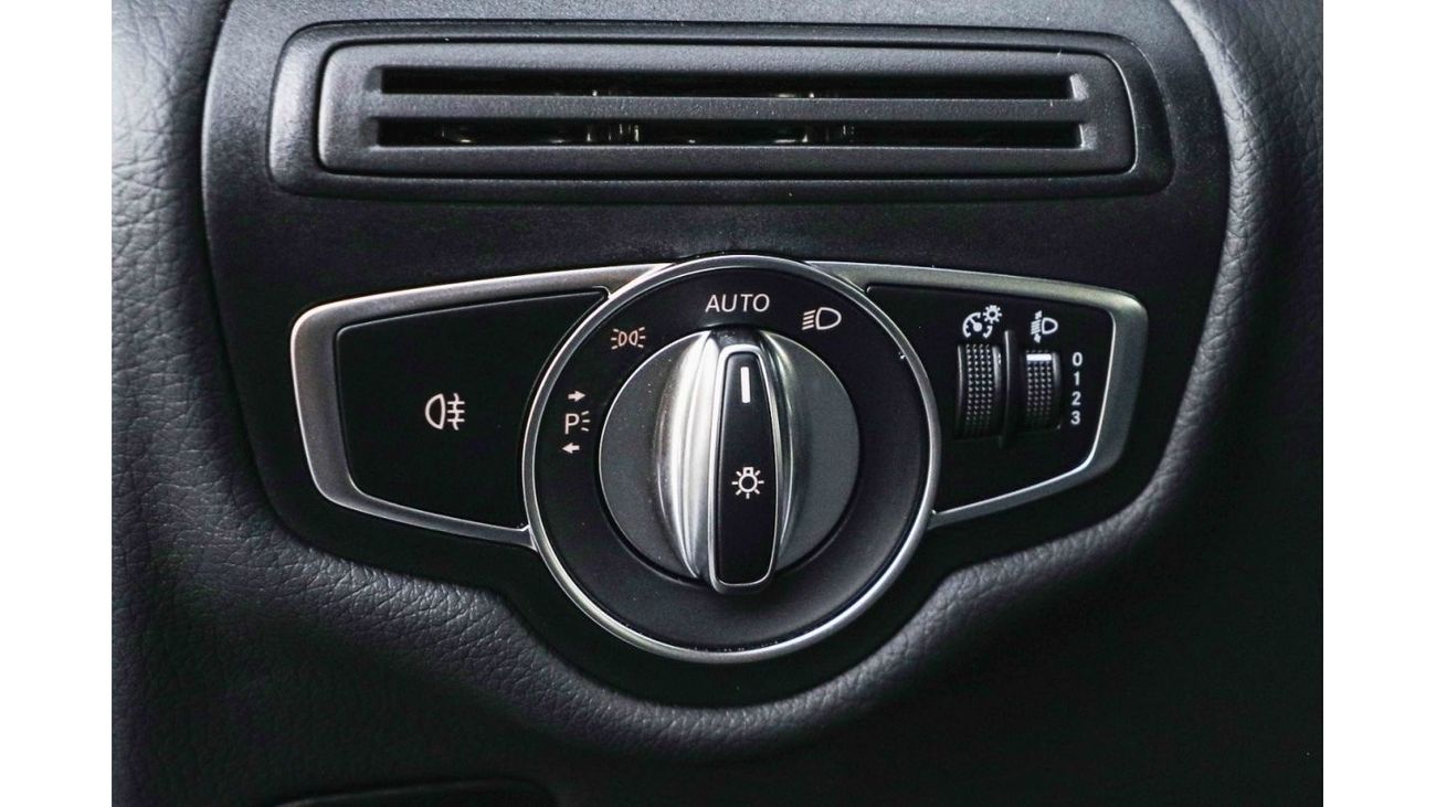 Mercedes Maybach V250 Maybach 2024 Mercedes Benz V250S 2.0 XL w/o R.Seat - Obsidian Black Metallic inside Santos Black (Fabric) | 