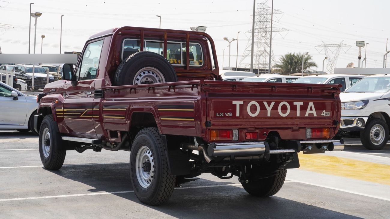 تويوتا لاند كروزر بيك آب LX 4.0 L V6