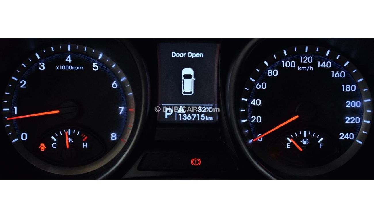 Hyundai Santa Fe GL Top EXCELLENT DEAL for our Hyundai SantaFe 4WD ( 2013 Model ) in White Color GCC Specs