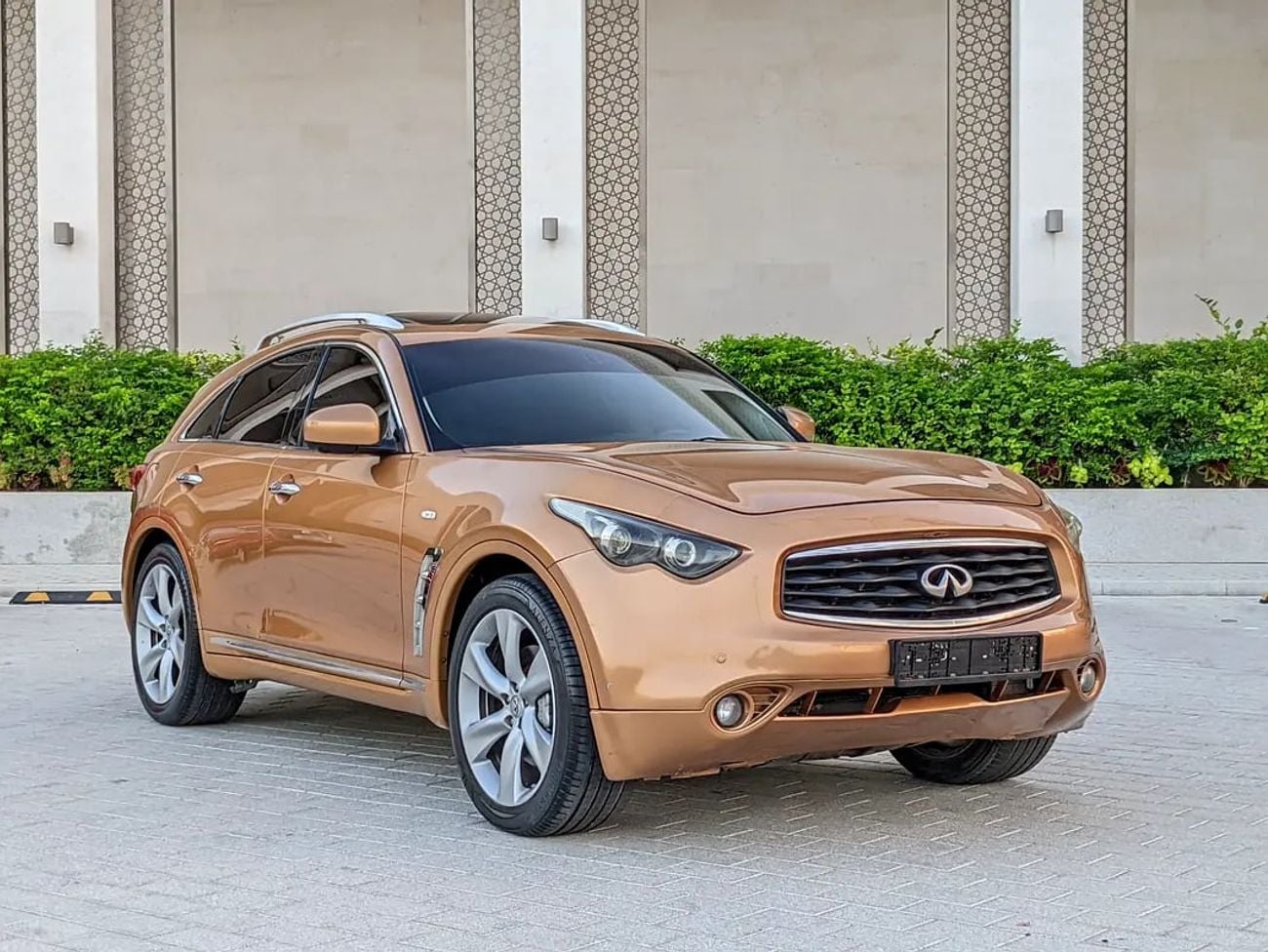 إنفينيتي FX50 Sport GCC Specs Very Clean Agency Mint Condition V8 Premium Luxury SUV