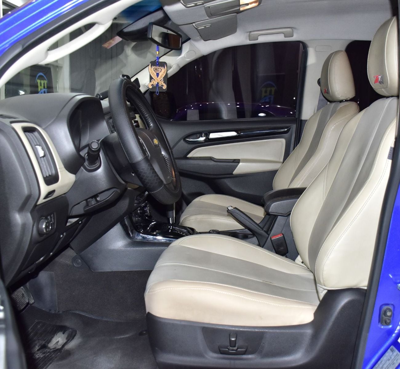 Chevrolet Trailblazer LT Z71 EXCELLENT DEAL for our Chevrolet Trailblazer Z71 ( 2018 Model ) in Blue Color GCC Specs