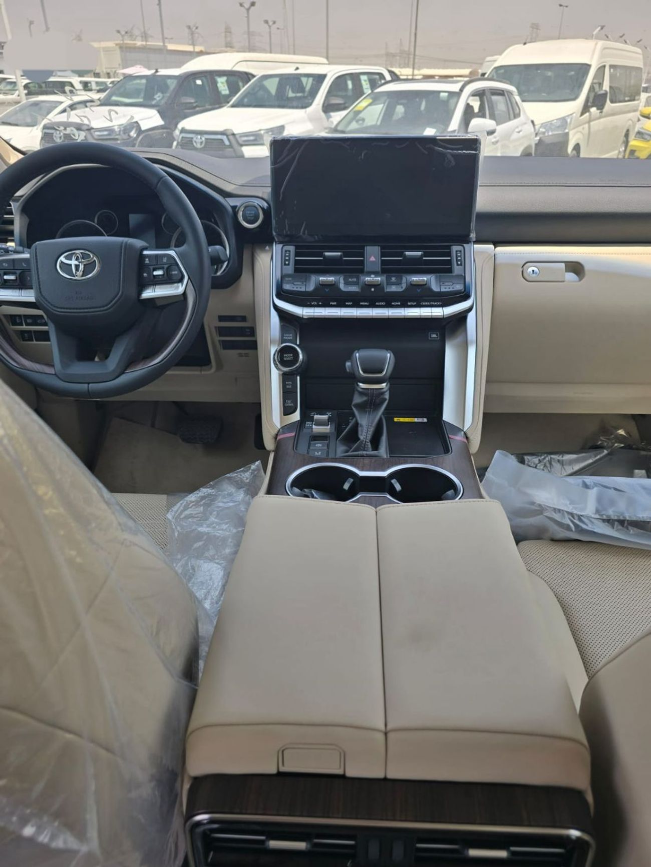 Toyota Land Cruiser TOYOTA LAND CRUISER LC300 GXR 3.5L PETROL TWIN TURBO WITH RADAR 2024 GCC