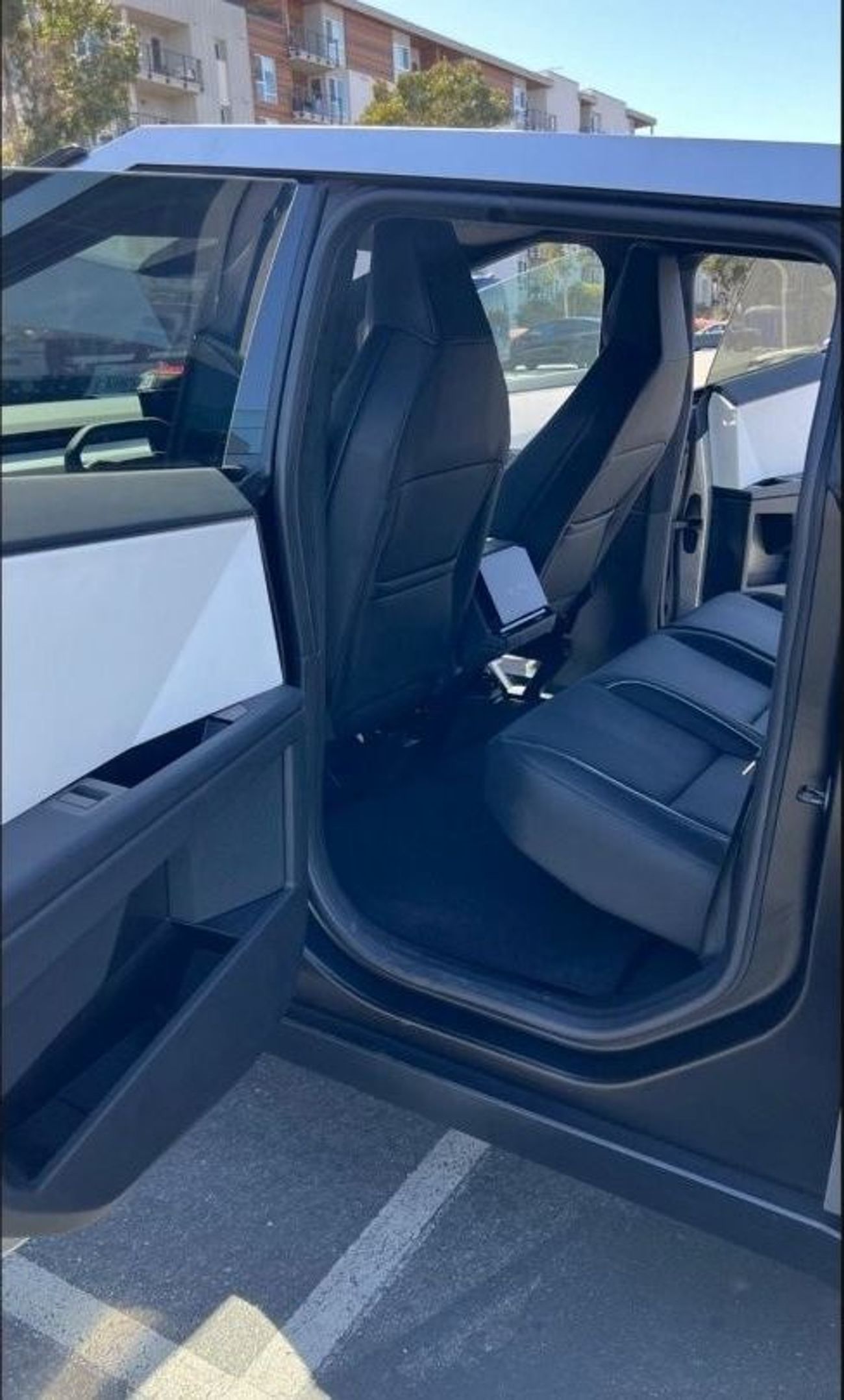 تسلا سايبرتراك BRAND NEW /ZRRO KM / ELECTRIC CAR /MODEL 2024