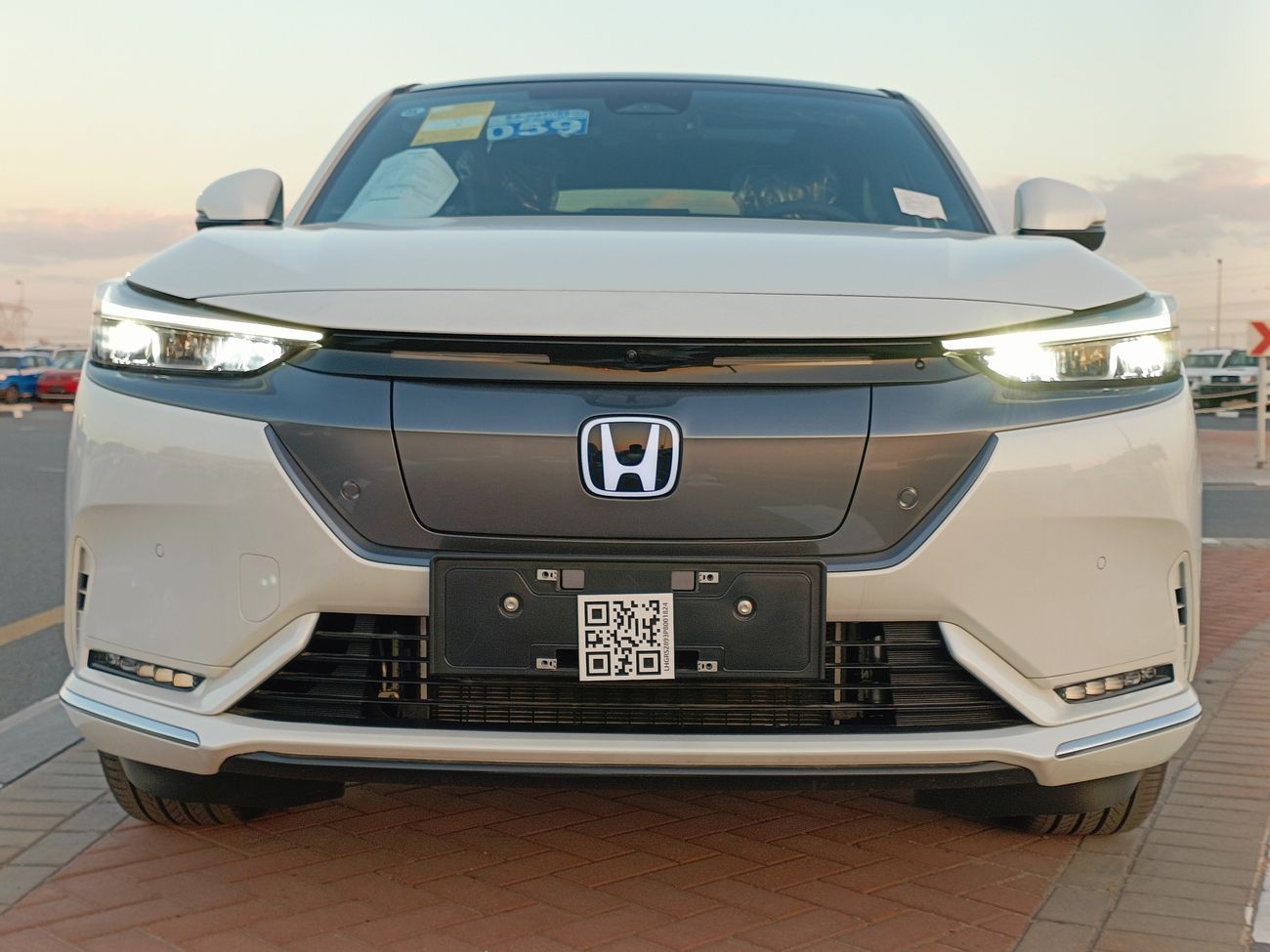 هوندا e:NP1 Elite Option / 510 KMS / 360 Cameras / Twin Panoramic Roof / Special Price for Export (CODE#ENP1F)