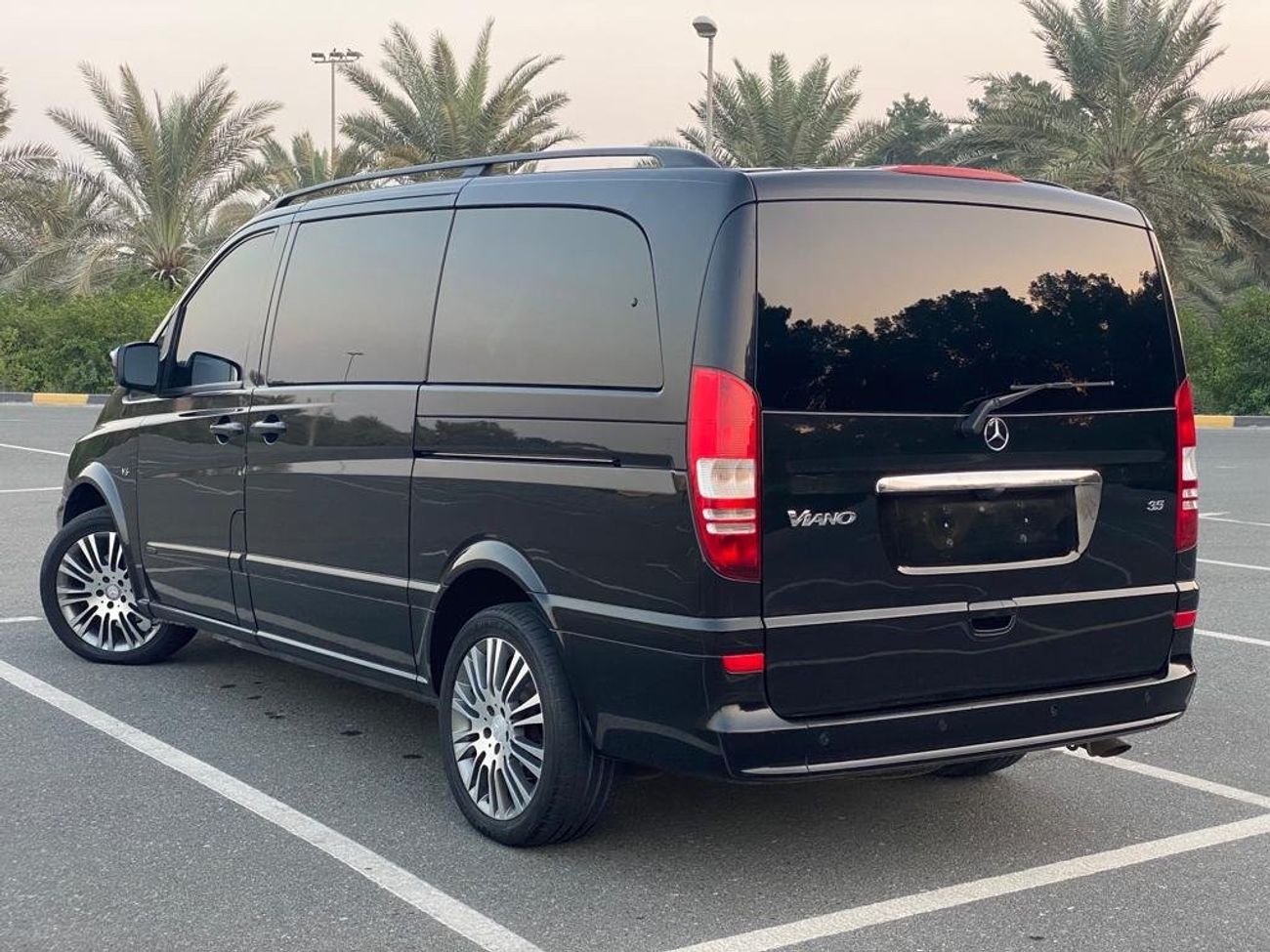 Mercedes-Benz Viano MERCEDES VIANO 2015 GCC V6 3.5L PERFECT CONDITION - ACCIDENT FREE