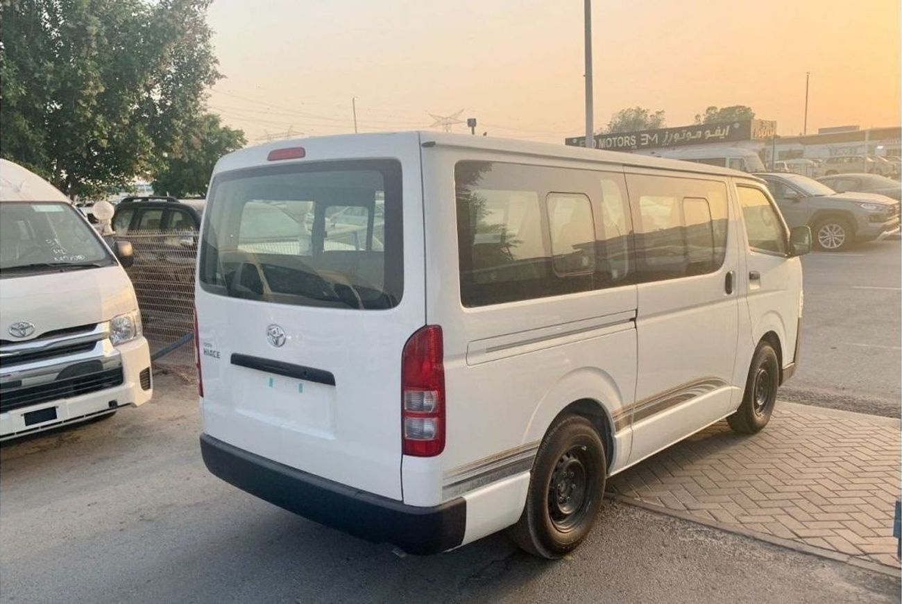 Toyota Hiace 2500cc DSL AIRBAGS + ABS 15 SEATER 2023MY