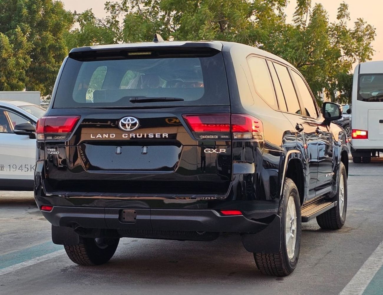 Toyota Land Cruiser TOYOTA LANDCRUISER GXR || 3.5L PETROL V6 A/T 4WD | FABRIC WITH DRIVER PWR SEAT | SUNROOF (CODE # GXR