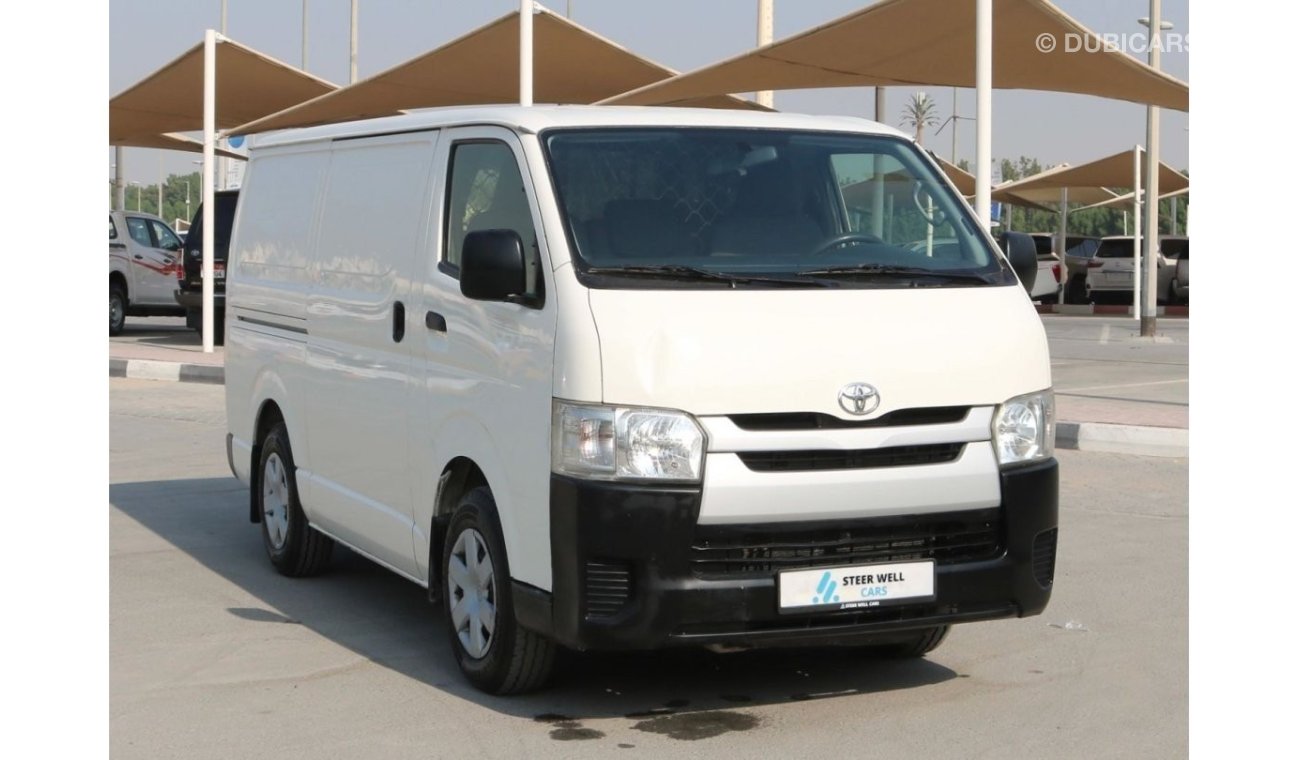 Toyota Hiace 2015 | HIACE STANDARD ROOF MULTIPURPOSE DELIVERY VAN WITH GCC SPECS AND EXCELLENT CONDITION