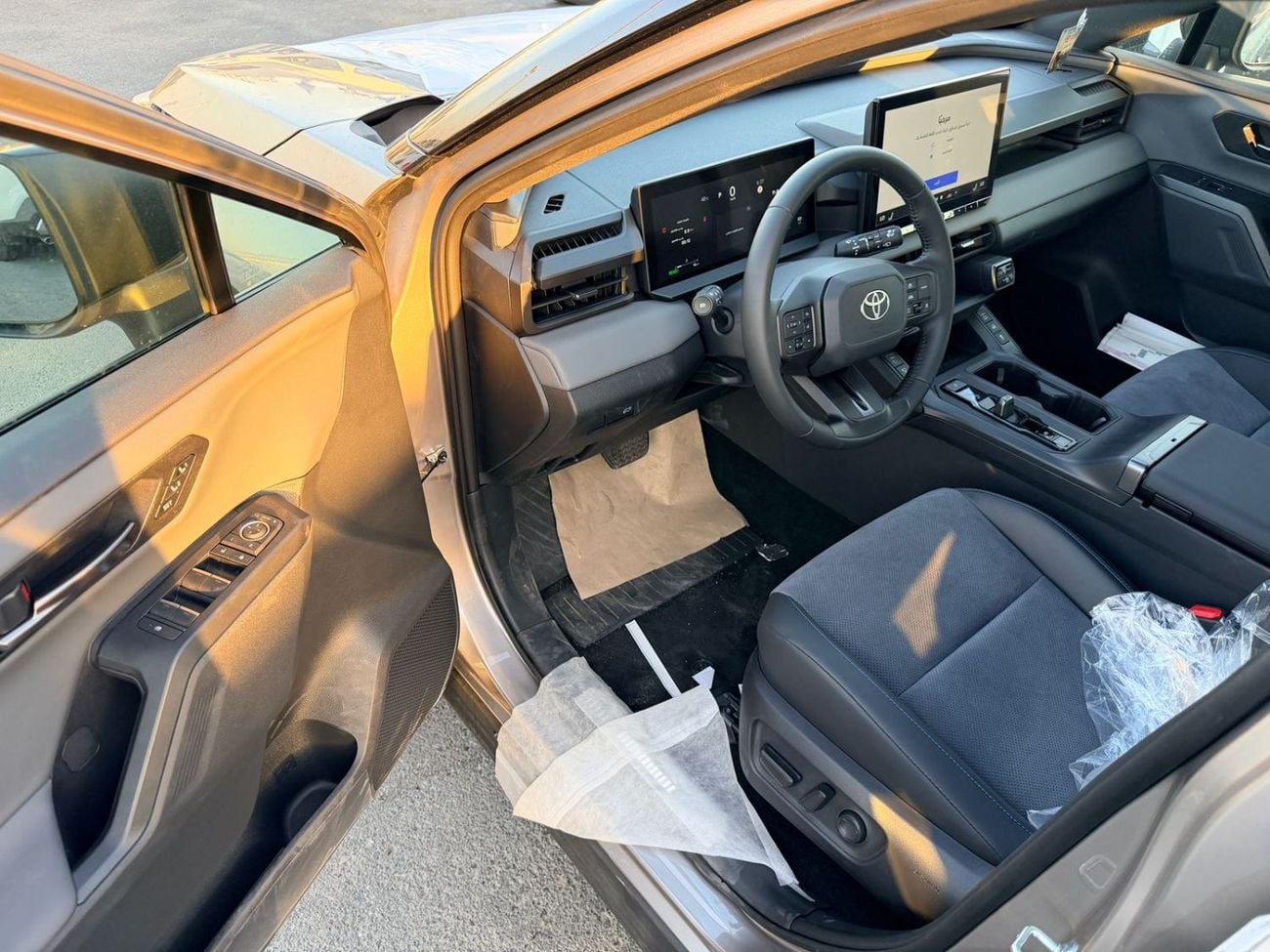 Toyota RAV4 Toyota Rav4 2026 2.5L Hybrid petrol Gcc saudi spec XSE Black edition 360⁰camera Bluetooth system cru