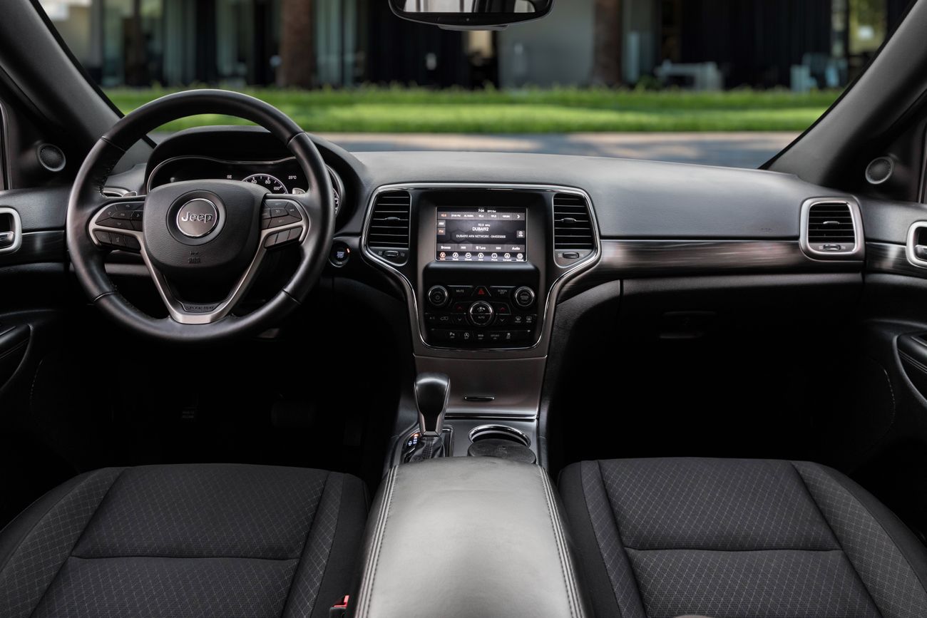 Jeep Grand Cherokee Grand Cherokee LAREDO | 1,650 P.M | 0% Downpayment | Jeep Service History | Warranty | Low KM!