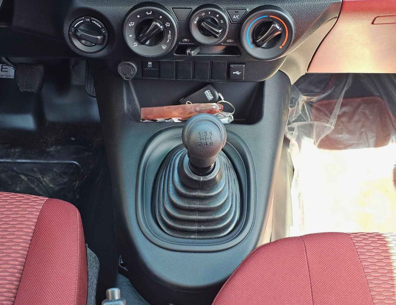 Toyota Hilux GL-G | EURO 4 | SINGLE CABIN | M/T | 2.7L V4 PETROL | DVD+ CAMERA | 4WD (CODE # GL-G)