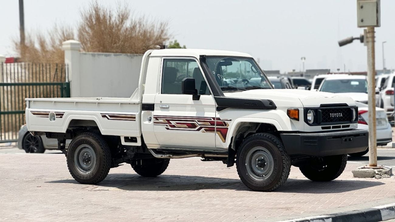 تويوتا لاند كروزر بيك آب TOYOTA LC79 SC 4.0 MT 2025 basic options
