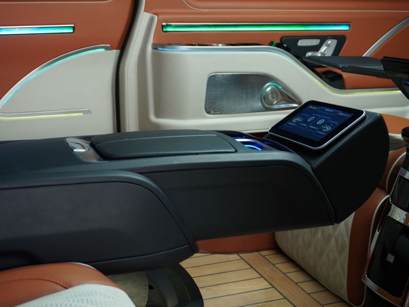 Mercedes-Benz V 250 5,864 PM I 3 Years warranty and Service I Brand New I High Roof