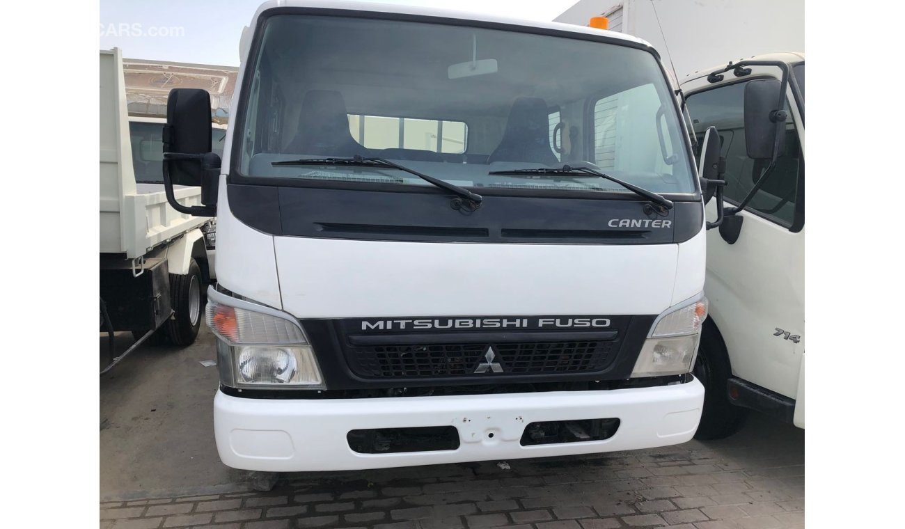 ميتسوبيشي كانتر mitsubishi canter d/c pick up 2015. free of accident with low mileage