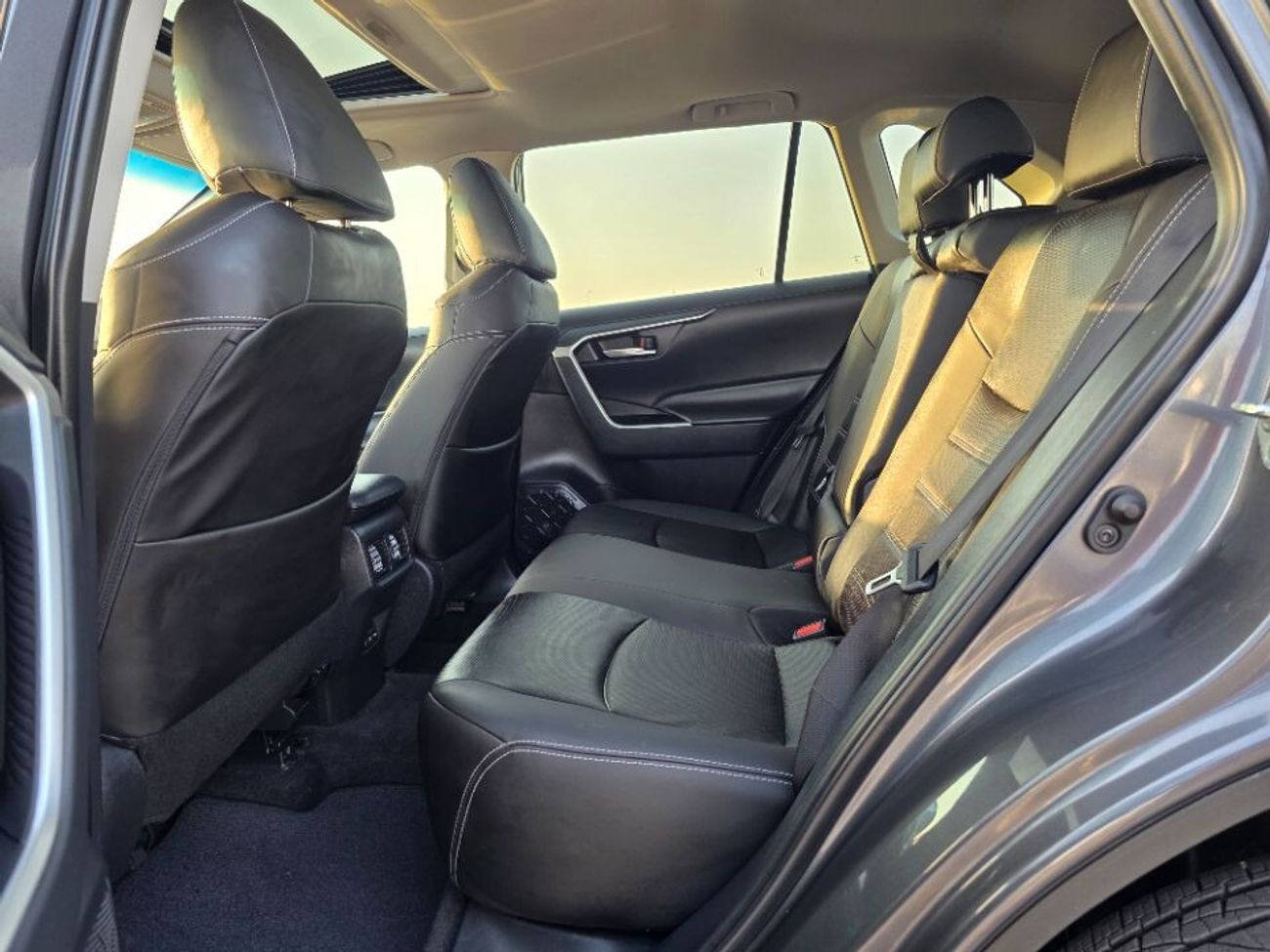 Toyota RAV4 2023 Model Full option sunroof, trunk automatic and leather seats