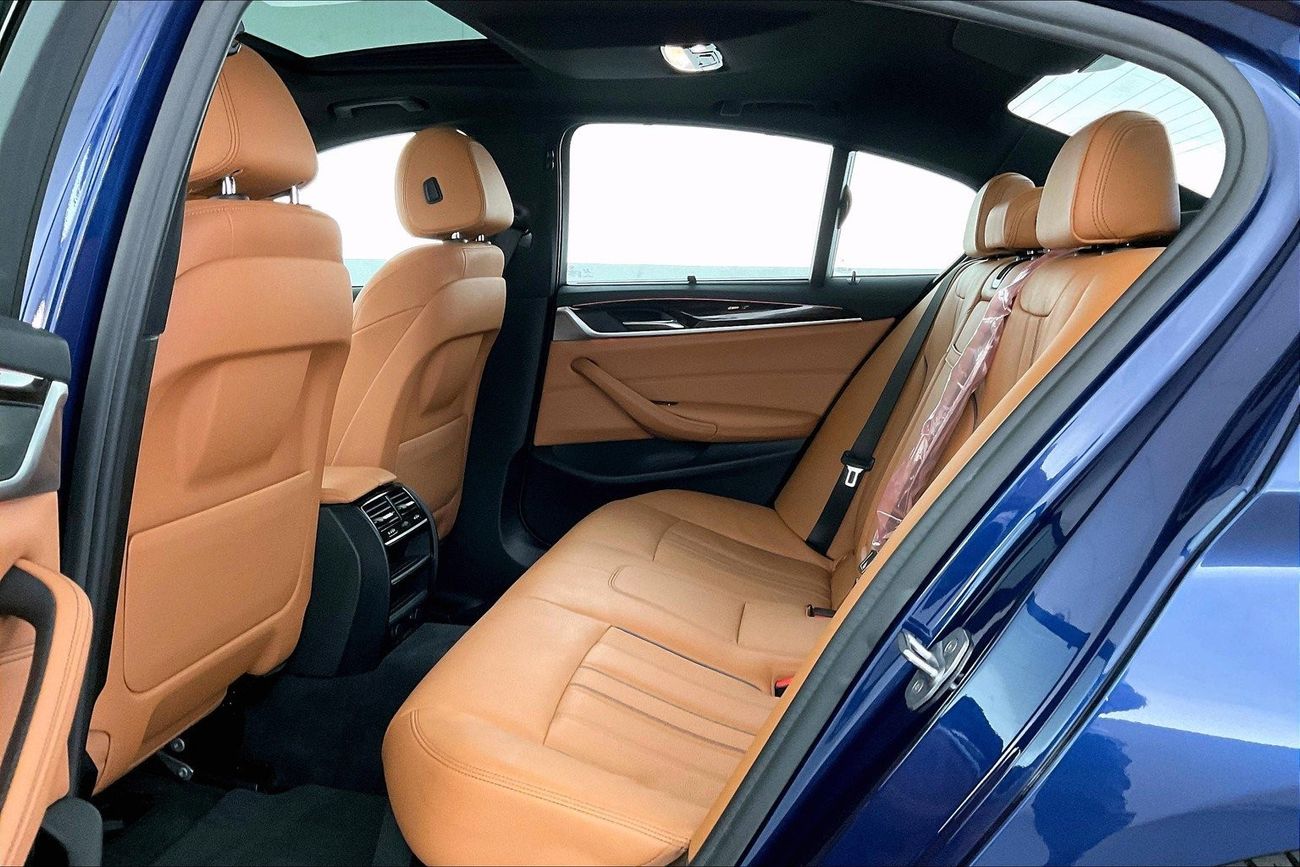 بي أم دبليو 520i M Sport | عرض العيد الحصري | خالية من أضرار الفيضانات