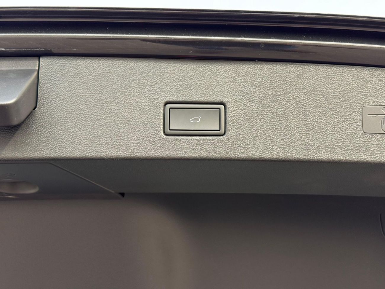 فولكس واجن T ROC 300 TSI 1.5L Turbo Petrol 2025 Export Price @ 73,000 AED