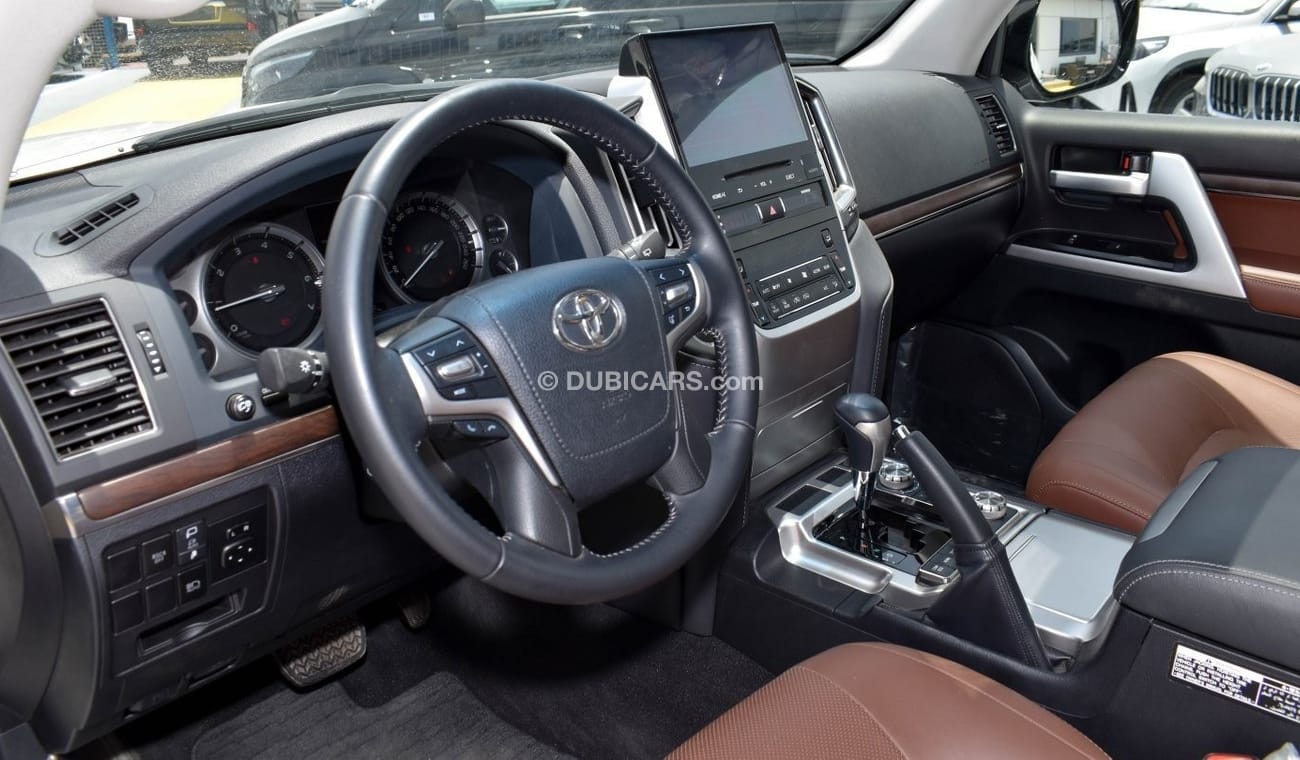 تويوتا لاند كروزر LAND CRUISER VXS Grand Touring S 5.7 V8 2021