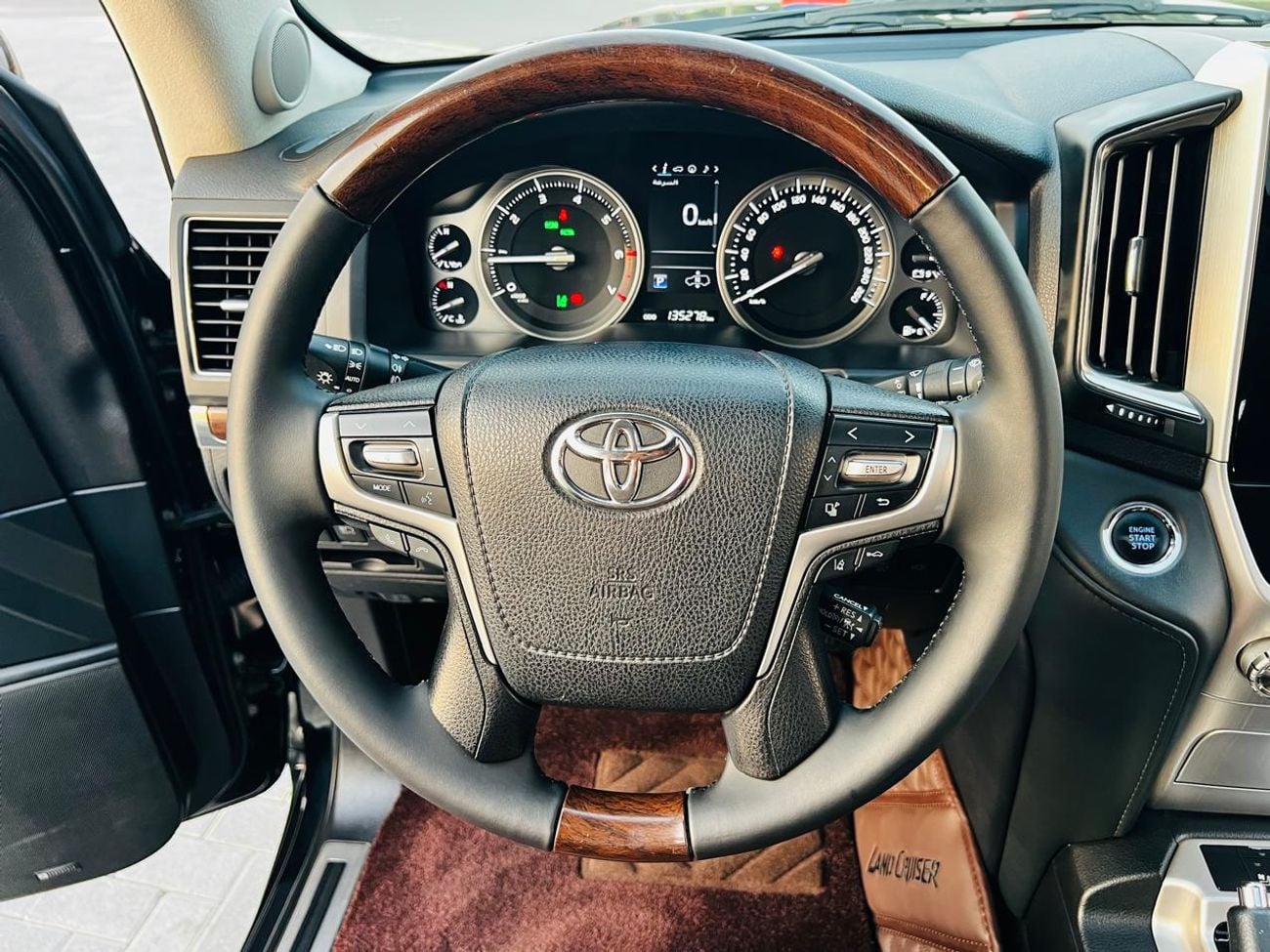 Toyota Land Cruiser VXR 5.7