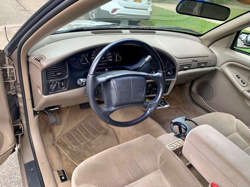 Buick Skylark interior - Cockpit