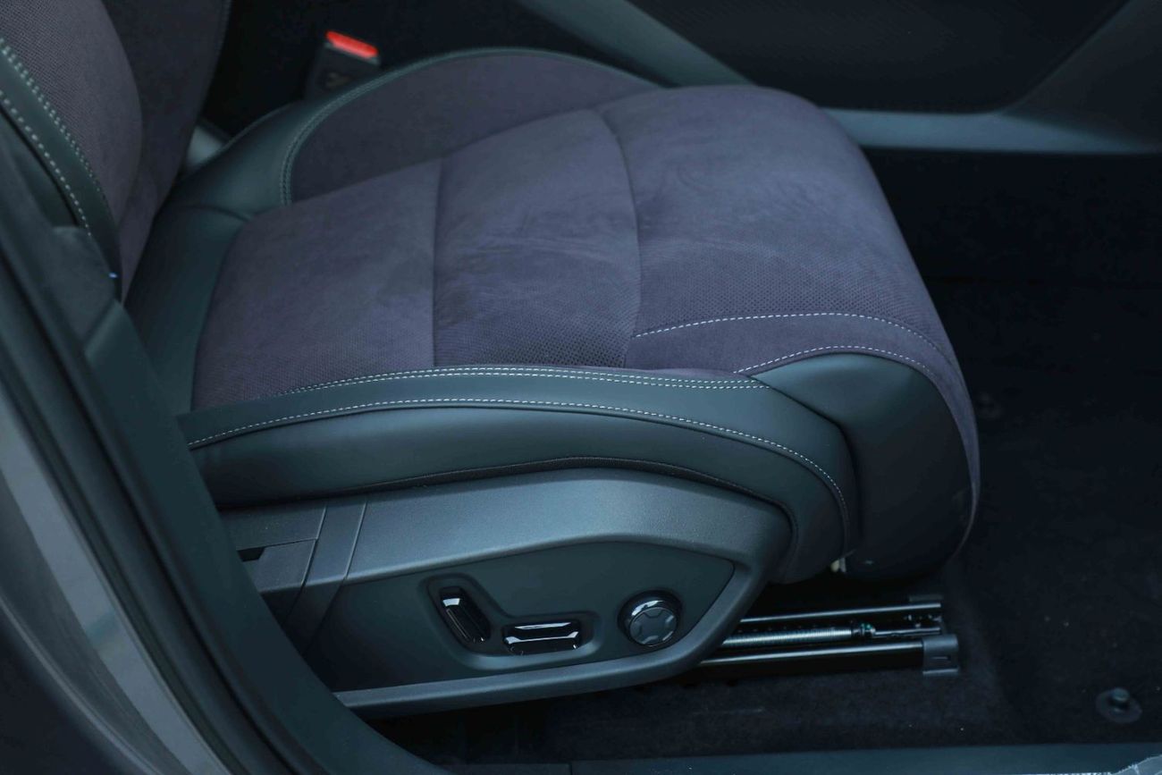 Lynk & Co 08 2024 LYNK & CO EM-P Time Limited 1.5 - Plug in hybrid - Purple inside Purple