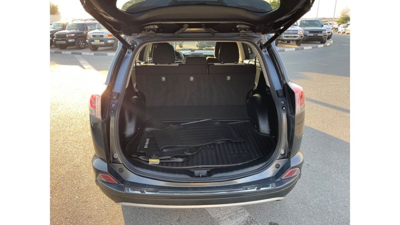 Toyota RAV4 2018 TOYOTA RAV4 XLE HYBRID FULL OPTIONS IMPORTED FROM USA