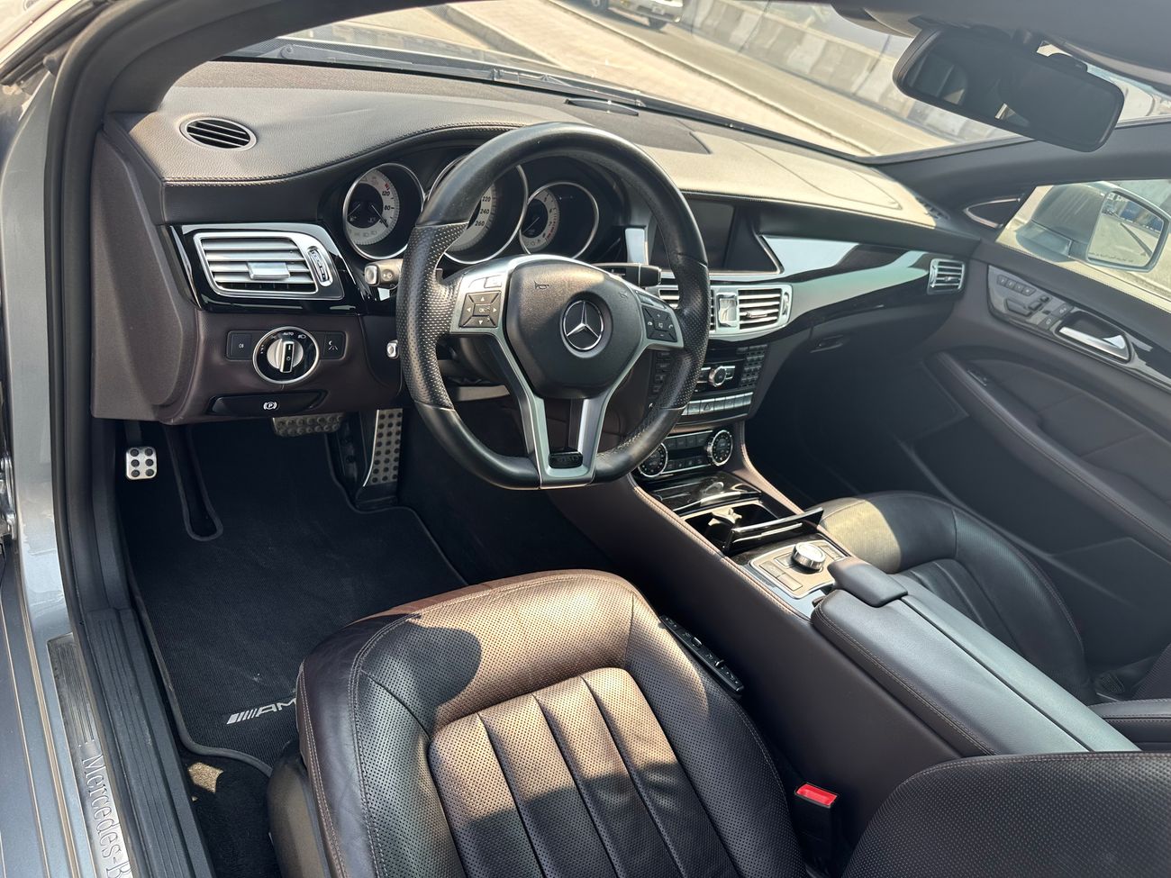 Mercedes-Benz CLS 500 V8