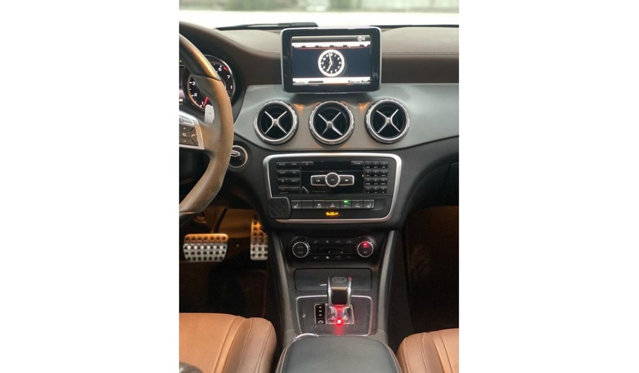 مرسيدس بنز GLA 45 MERCEDES GLA 45 2015 GCC Price 90.000 dirhams Mileage 60.000 miles  American specifications Full opt