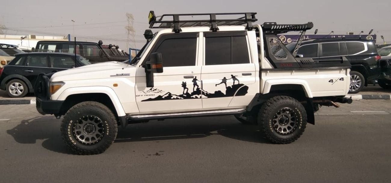 تويوتا لاند كروزر بيك آب RHD DIESEL V8 MANUAL