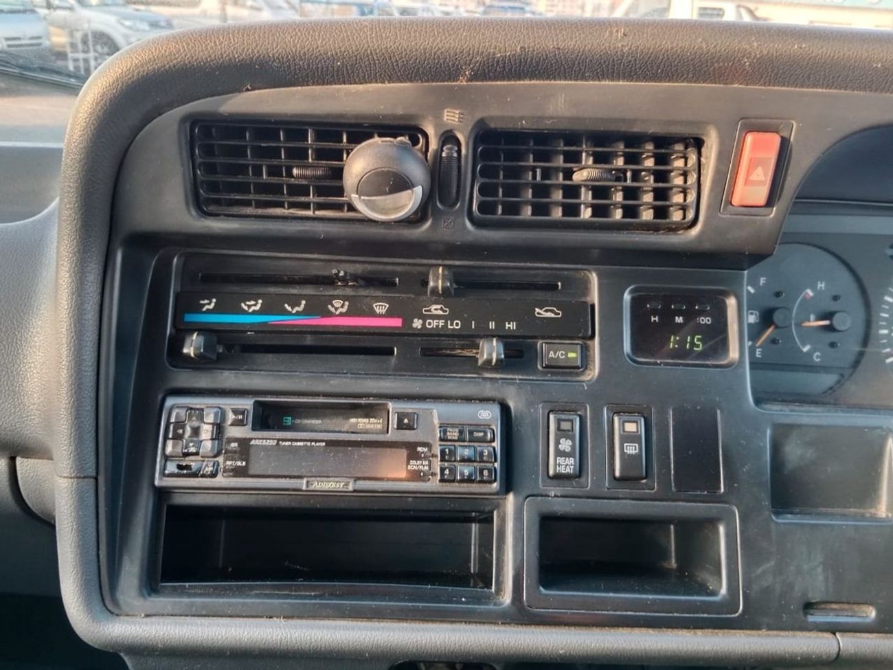 Toyota Hiace TOYOTA HIACE VAN RIGHT HAND DRIVE (PM1237)